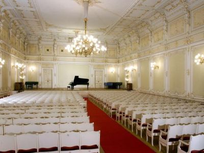 Билеты на Лауреаты конкурса вокалистов Хиблы Герзмава (Филармония им. Шостаковича. Малый зал) / Концерт | Афиша | ИнфоТаймс