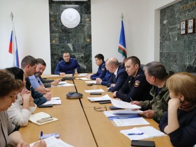 Прокурор Мирного Максим Буцяк провел совещание о готовности к противопожарному сезону