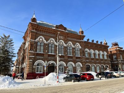 Здание уездного собрания