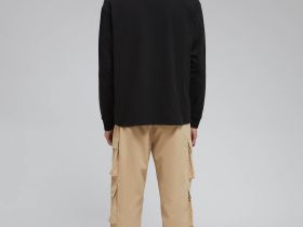 Лонгслив оверсайз силуэта