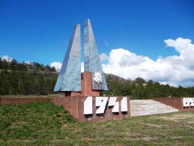 Памятный знак в честь воинов-односельчан, погибших в годы Великой Отечественной войны