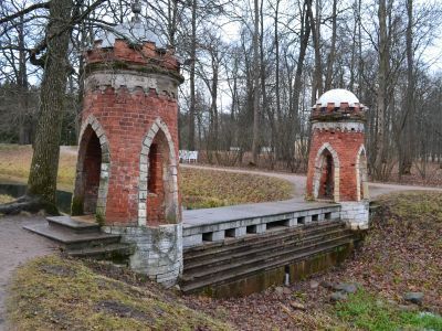 Каскад Красный ("Турецкий") с двумя башенками