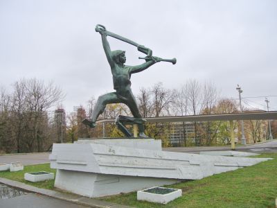 «Мальчиш-кибальчиш» - скульптура