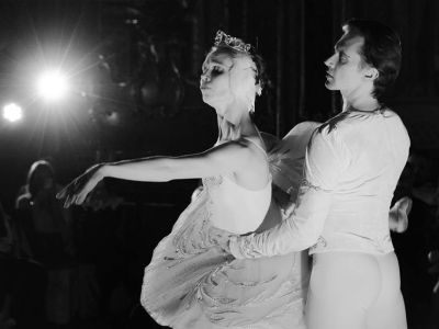 Билеты на Магия свечей. Людовико Эйнауди: балет A.M.O.R.E. (Особняк Серебрякова) / Театр | Афиша | ИнфоТаймс