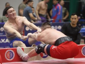 Сенсационно завершился турнир по мас-рестлингу Харлампия Васильева в Якутске