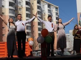 «Адреса Победы». В Якутии поздравляют ветеранов системы образования и науки