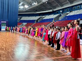 Соревнования по танцевальному спорту «Осенний вальс» стартовали в Якутске