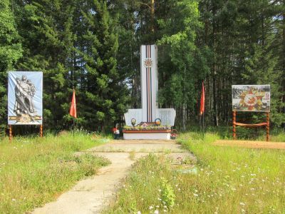 Памятник воинам-землякам, погибшим на фронтах Великой Отечественной войны