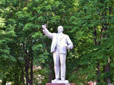 Памятник В.И.Ленину