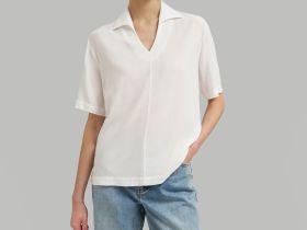Свободная блузка с v-вырезом и воротником