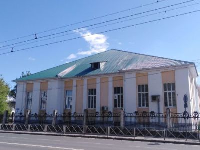 Главный дом усадьбы Жилова. Здание городской поликлиники