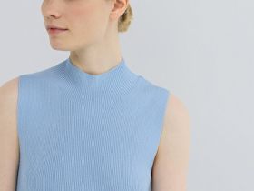 Вязаное платье в рубчик с воротником-стойкой, Голубой