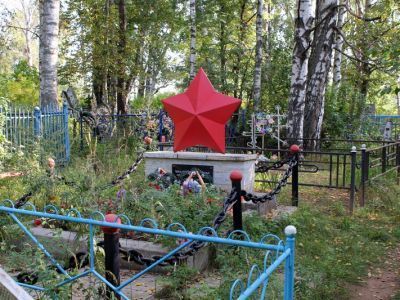 Братское захоронение советских воинов, погибших в 1941-44 гг.