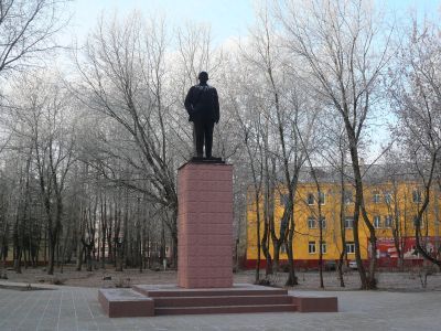 Памятник В.И. Ленину. Установлен 6 ноября 1964 года