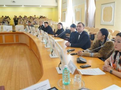 В Якутске состоялась встреча со стипендиатами имени Анастасии Сыромятниковой