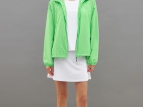 Ветровка с капюшоном из капсулы sport