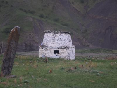 Мавзолей (пир) Кадибека