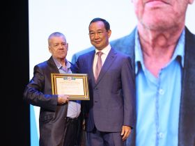 Глава Якутии поздравил с юбилеем Мирного и алмазодобывающей промышленности