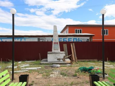 Братская могила 15-ти борцов за власть Советов в Баргузинском уезде, павших в 1919-1920 гг.