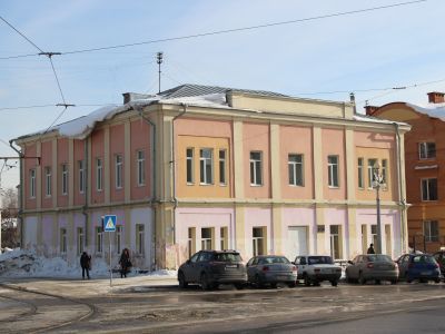 2-х этажный кирпичный дом