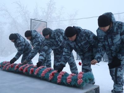 В Якутске росгвардейцы почтили память погибших омоновцев Александра Рыжикова и Станислава Голомарева