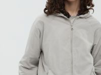 Ветровка прямого кроя с капюшоном