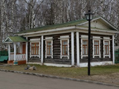 Контора ("рубленый домик")