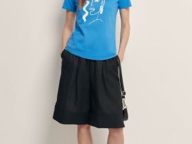 Футболка приталенного силуэта с принтом