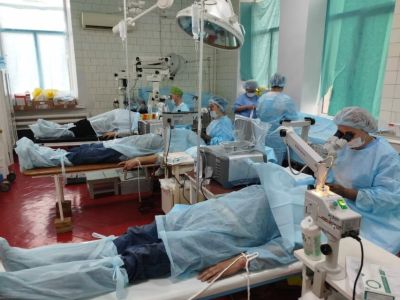 Более 400 операций провели якутские офтальмологи в ДНР