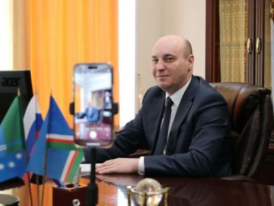 Поздравление главы Мирнинского района с Днем социального работника