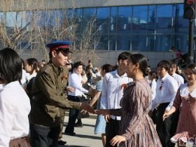 5,5 тысяч пар станцевали вальс Победы в Якутске