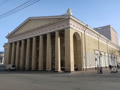 Манеж (драматический театр)