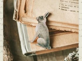 Деревянная брошка Дворникова А. "Зайка"