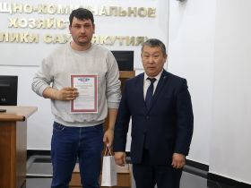 Более 366 тысяч тонн топлива доставили в районы Якутии по автозимникам