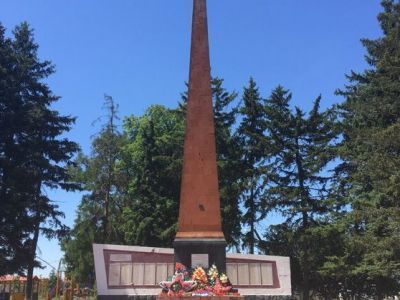 Обелиск землякам, погибшим в годы Великой Отечественной войны