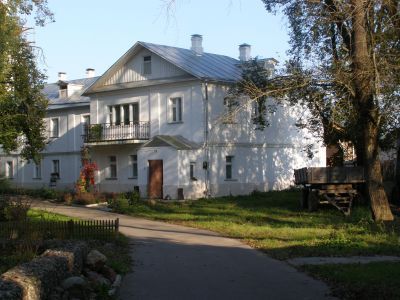 Восточный корпус ансамбля Троицкого Стефано-Махрищского монастыря