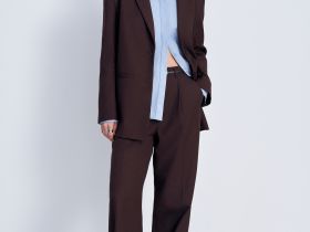 Однобортный жакет прямого силуэта