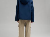 Ветровка с капюшоном свободного силуэта