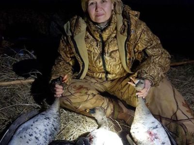 Гуси, косули, соболи: Трофеи амгинских охотниц (ФОТО)