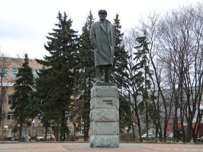 Памятник В.И.Ленину