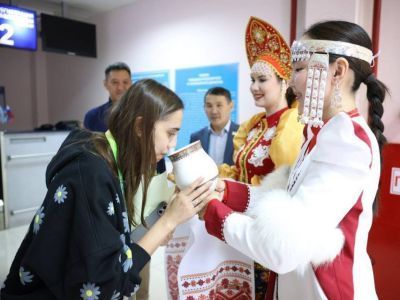 В Якутск прилетела олимпийская чемпионка по художественной гимнастике Маргарита Мамун