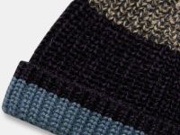 Вязаная шапка с шерстью