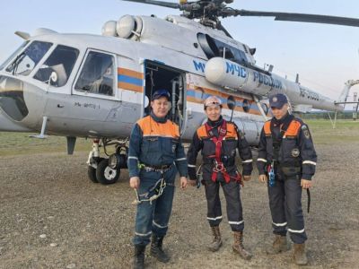 В Усть-Майском районе Якутии спасатели эвакуировали больного оленевода из стойбища
