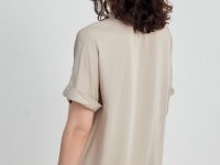 Блузка с коротким рукавом и воротником-стойкой