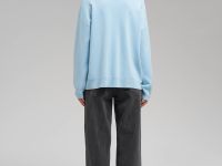 Легкий базовый джемпер свободного кроя