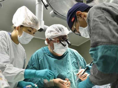 Владимир Путин предложил увеличить вдвое выплаты учителям и врачам на Дальнем Востоке