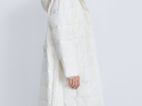 Стеганое утепленное пальто с капюшоном