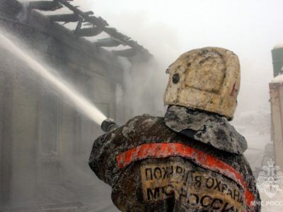 При пожаре в Ленске пострадал 51-летний мужчина