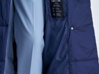 Стеганое утепленное пальто с поясом