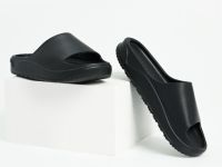 Шлёпанцы на объёмной подошве, Черный